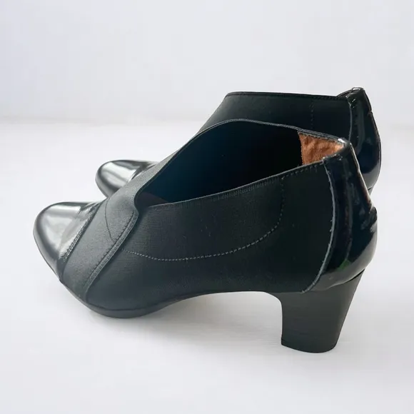 Hispanitas Black Heeled Boots with Pointed Toe and V-Shaped Opening Sz 37