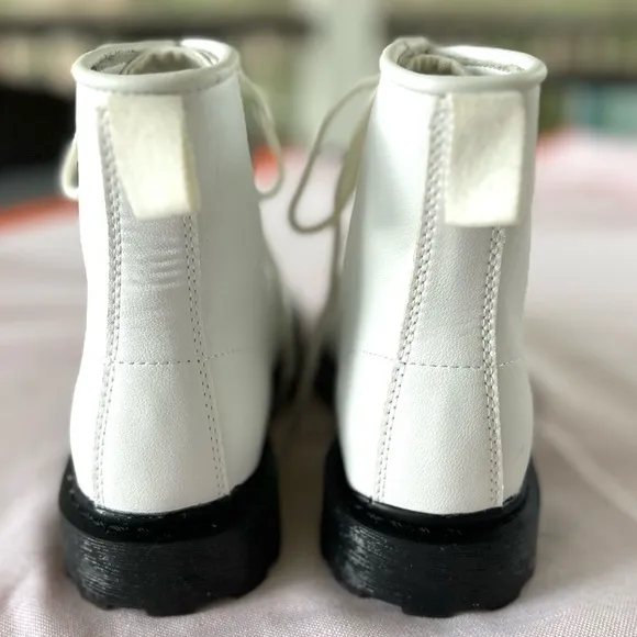 I.N.C. Brody White Combat Boots Lace Up Size 7.5 Round Toe Faux Leather