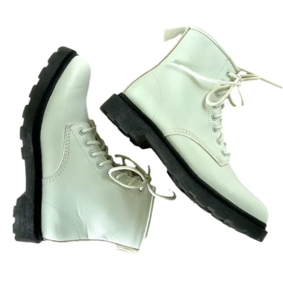 I.N.C. Brody White Combat Boots Lace Up Size 7.5 Round Toe Faux Leather