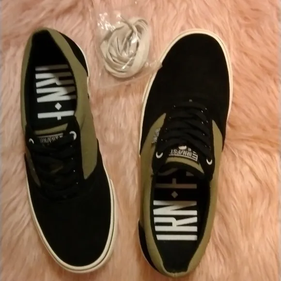 IRON FIST SIMSOLE SIZE 7 MENS SIZE 9 WOMENS UNISEX NEW WITHOUT BOX