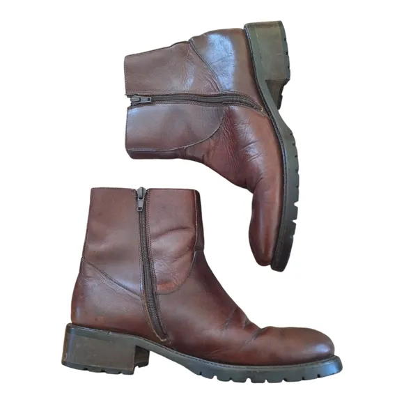 J. Crew Made in Italy Chelsea Leather Boots Zippered Ankle Roomy Toe Brown 8