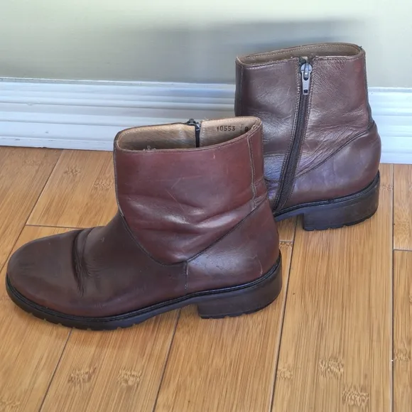 J. Crew Made in Italy Chelsea Leather Boots Zippered Ankle Roomy Toe Brown 8