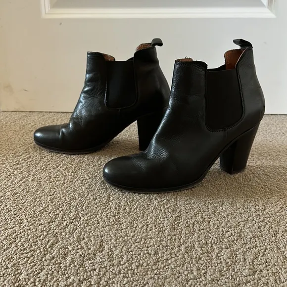 Jack Wills Barcombe leather Chelsea boot stacked heel chunky ankle bootie boots