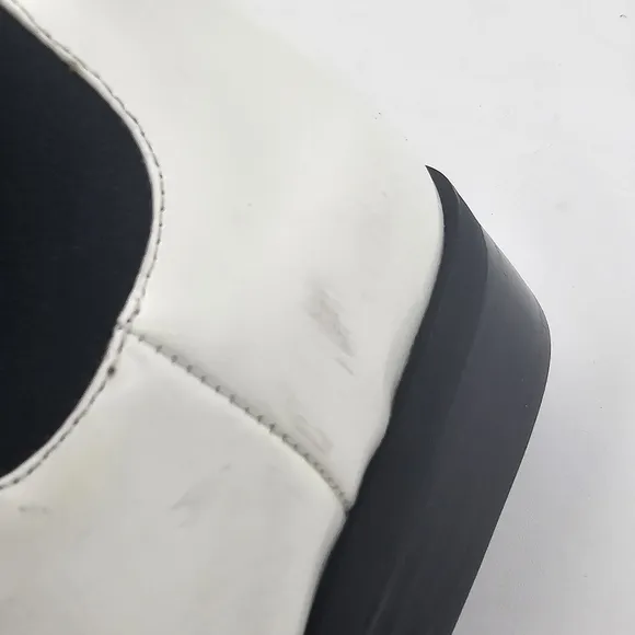 Jeffrey Campbell Emry Chelsea Boots Pointed Toe Side Panel White Leather Size 6