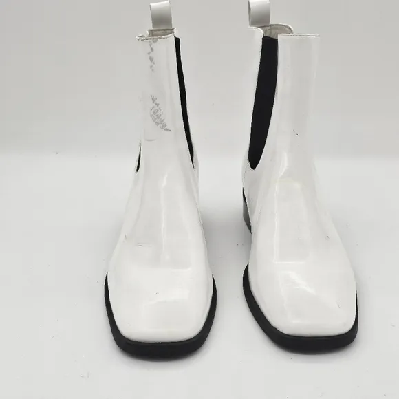 Jeffrey Campbell Emry Chelsea Boots Pointed Toe Side Panel White Leather Size 6