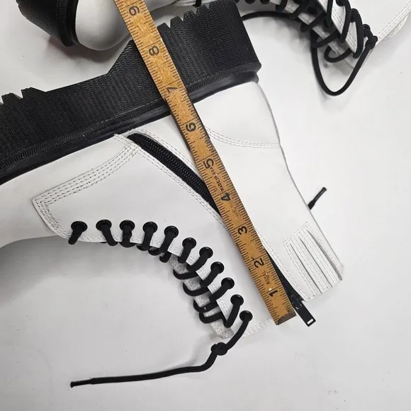 Jeffrey Campbell Sopas Lug Platform Lace Up Boots 8.5 White Chunky