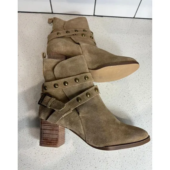 JEVA Designer Womens Suede Leather Studded Ankle Bootie Shoes Caramel Sz 10