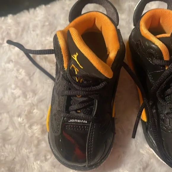 Jordan Black and Yellow Sneakers with Padded Ankle Support