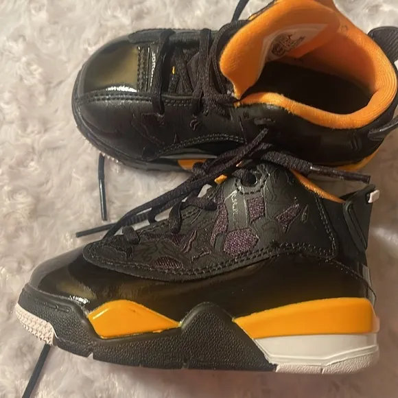 Jordan Black and Yellow Sneakers with Padded Ankle Support