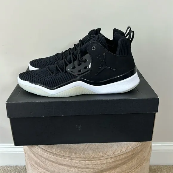 Jordan DNA LX Black White AO2649-001