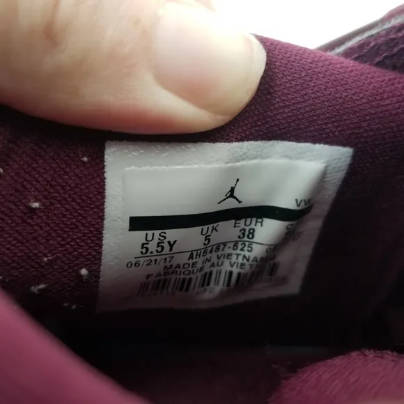 Jordan Flight Fresh Premium Bordeaux Basketball Sneakers Size 5.5Y