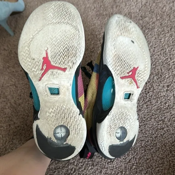 Jordan’s basketball sneakers size 6.5 youth
