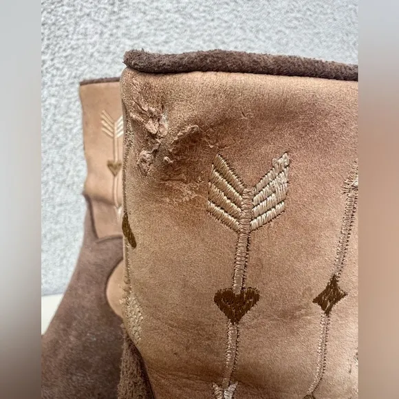 Junk Gypsy by Lane cowboy brown tan booties Wander hearts suede leather sz 11