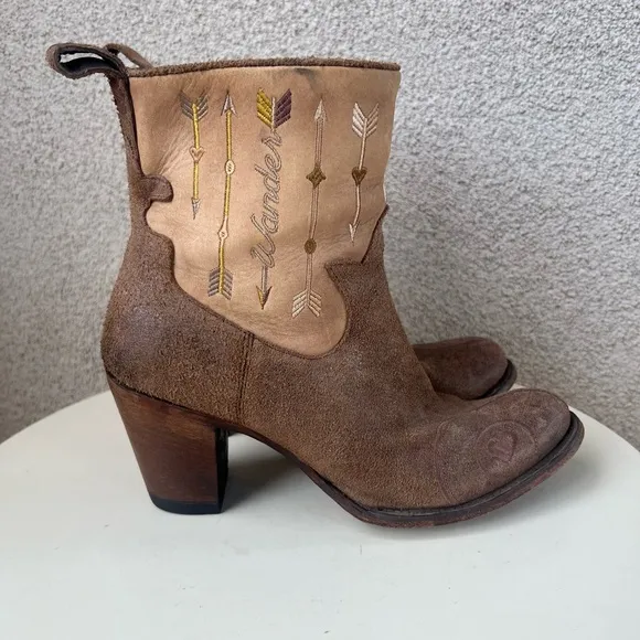 Junk Gypsy by Lane cowboy brown tan booties Wander hearts suede leather sz 11