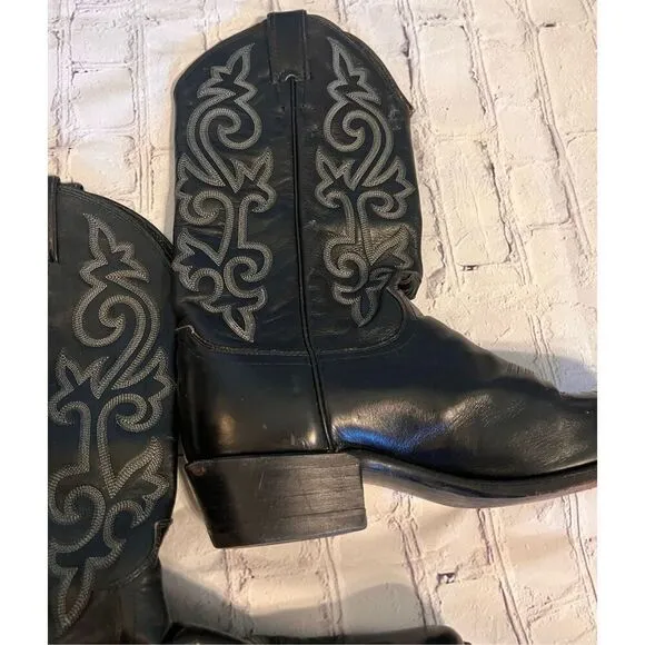 Justin Men's size 8.5EE Wide Classic Western Cowboy Boots Black Tooled Leather