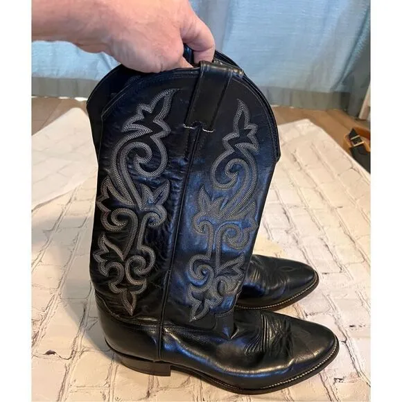Justin Men's size 8.5EE Wide Classic Western Cowboy Boots Black Tooled Leather