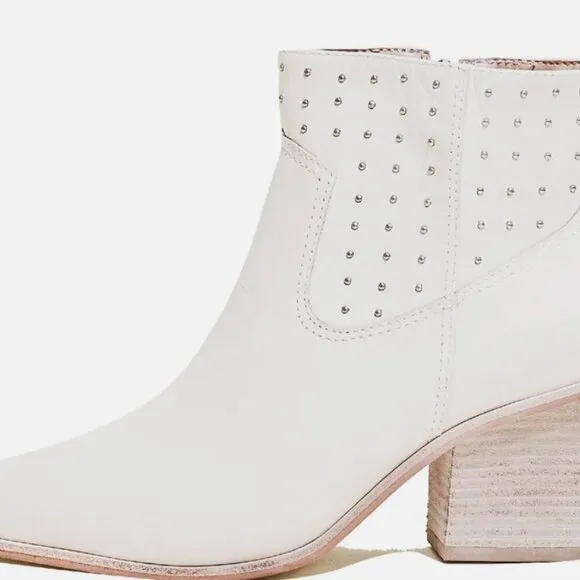 KAANAS Womens Tuscany Leather Pointed Toe Ankle Boots - 11 Medium (B,M) / Ivory