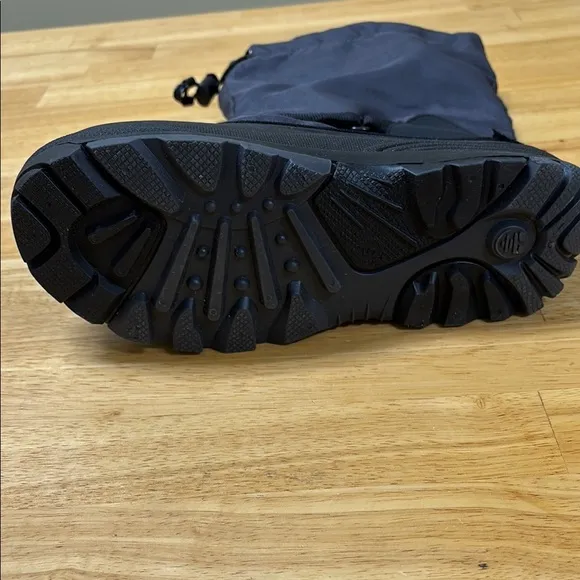 Kamik Black Waterproof Winter Boots Size 5 NWT