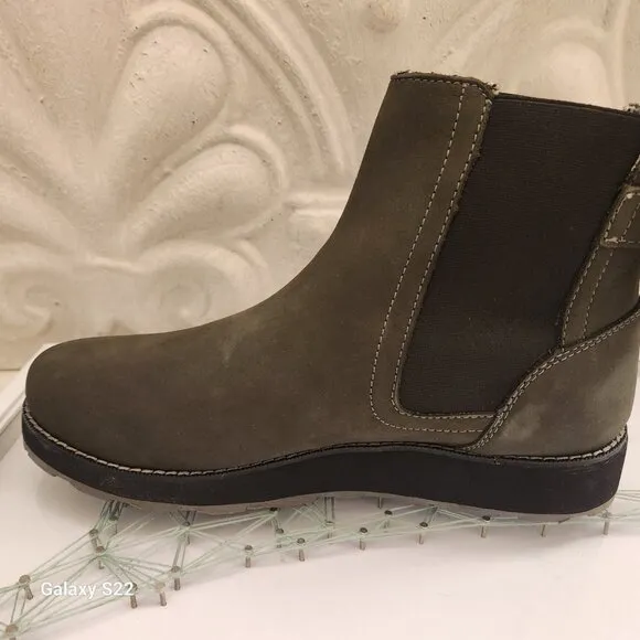Kamik Women's Ariel C Charoal Waterproof Leather Chelsea Boots Shoes NWT.10