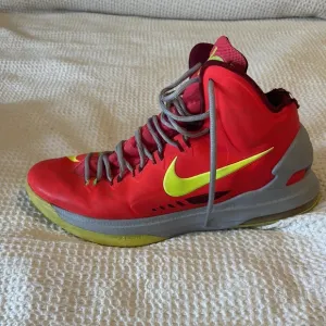KD 5 ‘DMV’ Basketball Nike Red and Yellow High-Top Sneakers