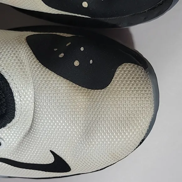 KD Trey 5 7 'White Black size 8.5 Basketball shoes