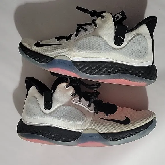 KD Trey 5 7 'White Black size 8.5 Basketball shoes