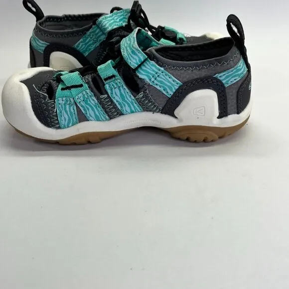KEEN Knotch Creek Water Hiking Shoes Youth US Size 11 Steel Gray Waterfall Beach
