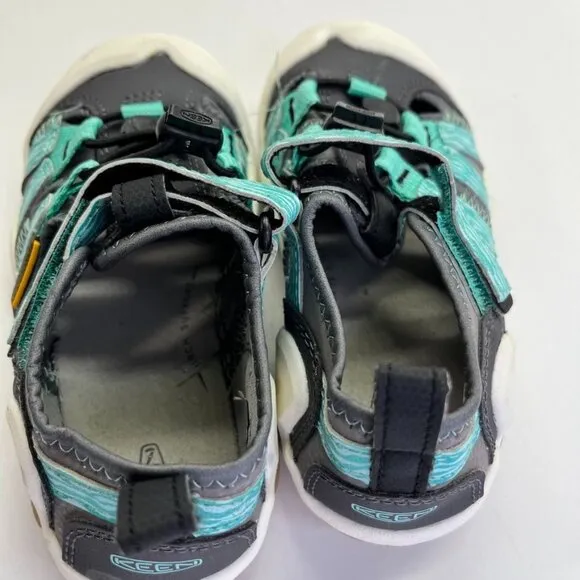 KEEN Knotch Creek Water Hiking Shoes Youth US Size 11 Steel Gray Waterfall Beach