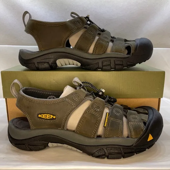 KEEN Newport Leather Sandals Neutral Gray Gargoyle 1010122 Men’s size 8