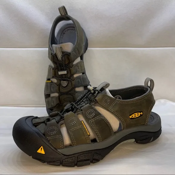 KEEN Newport Leather Sandals Neutral Gray Gargoyle 1010122 Men’s size 8