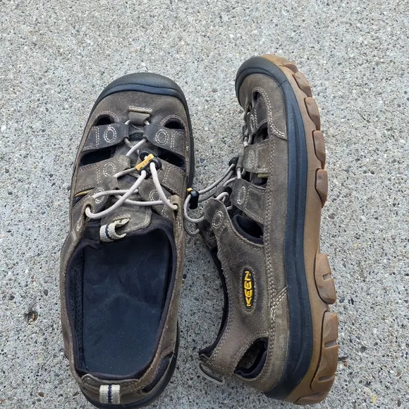 Keen Outdoor Sandals Men Size 11.5