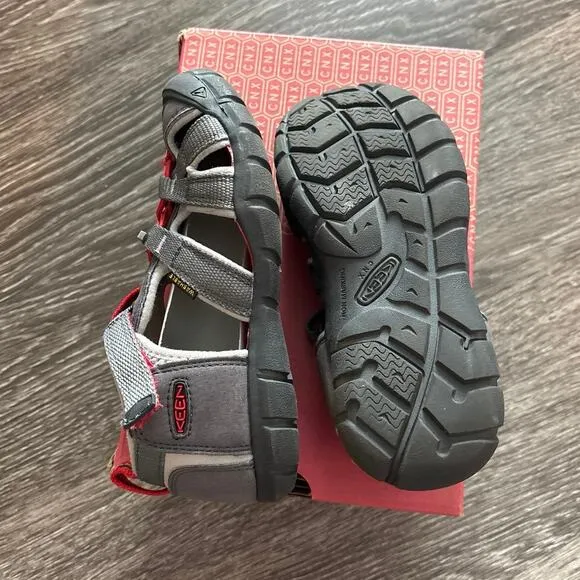 Keen Seacamp II CNX Sandals In Magnet Drizzle Gray Size 1 Kids