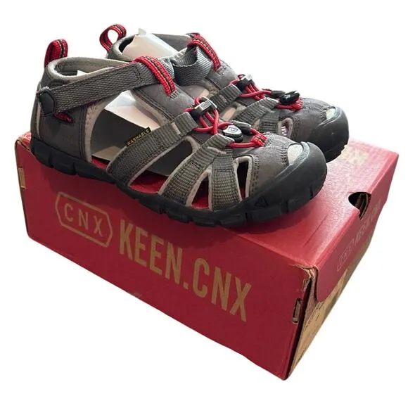 Keen Seacamp II CNX Sandals In Magnet Drizzle Gray Size 1 Kids
