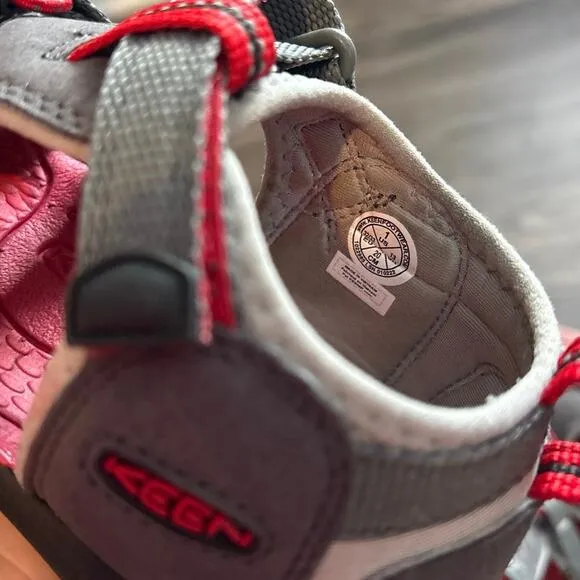 Keen Seacamp II CNX Sandals In Magnet Drizzle Gray Size 1 Kids