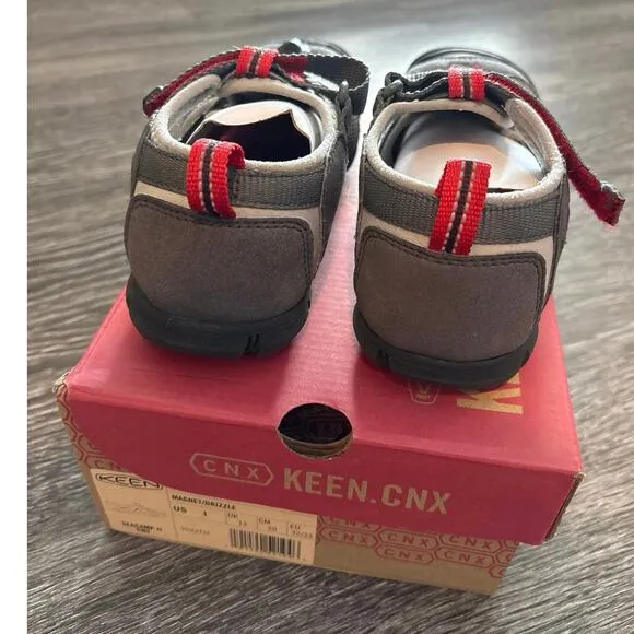 Keen Seacamp II CNX Sandals In Magnet Drizzle Gray Size 1 Kids