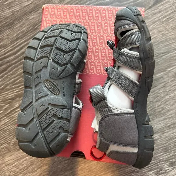Keen Seacamp II CNX Sandals In Magnet Drizzle Gray Size 1 Kids
