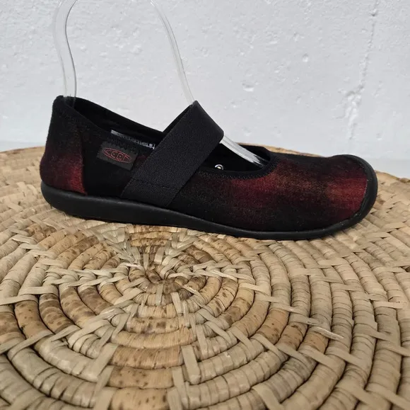 Keen Sienna Red Black Wool Plaid Mary Jane Flats Loafers 7.5