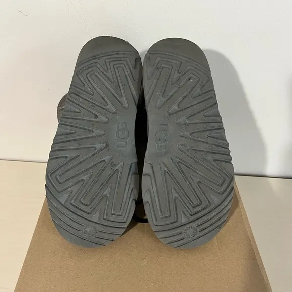 Kids Classic II UGG boots