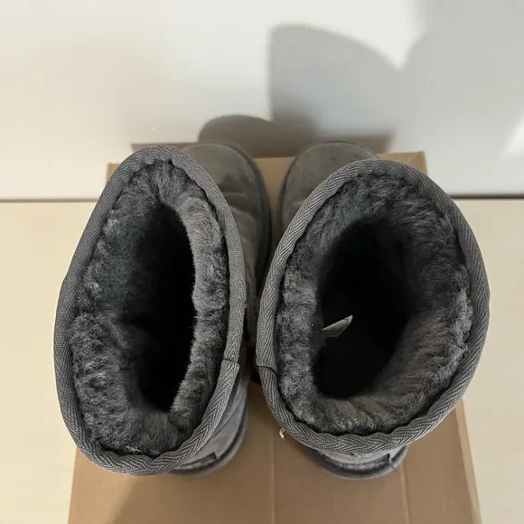 Kids Classic II UGG boots
