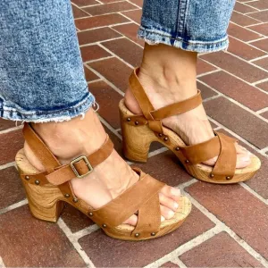 Kork Ease Drew Brown Leather Nailhead Studded Cross Banded Platform Sandals 10
