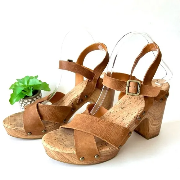 Kork Ease Drew Brown Leather Nailhead Studded Cross Banded Platform Sandals 10