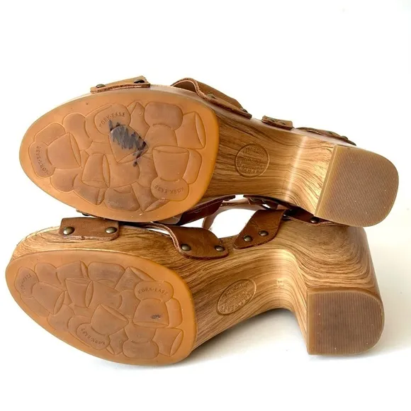 Kork Ease Drew Brown Leather Nailhead Studded Cross Banded Platform Sandals 10
