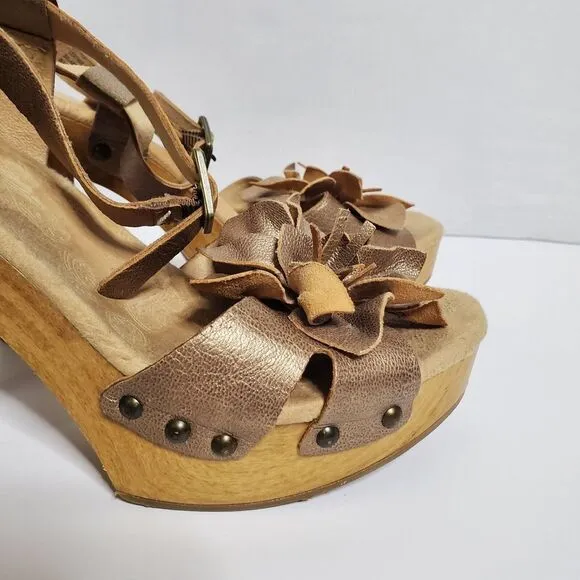 Kork Ease Korks Platform Heel Sandals Size 9 Floral Studded Strappy Gold Women's