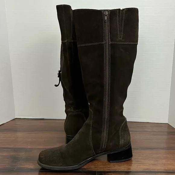 La Canadienne Brown Boots