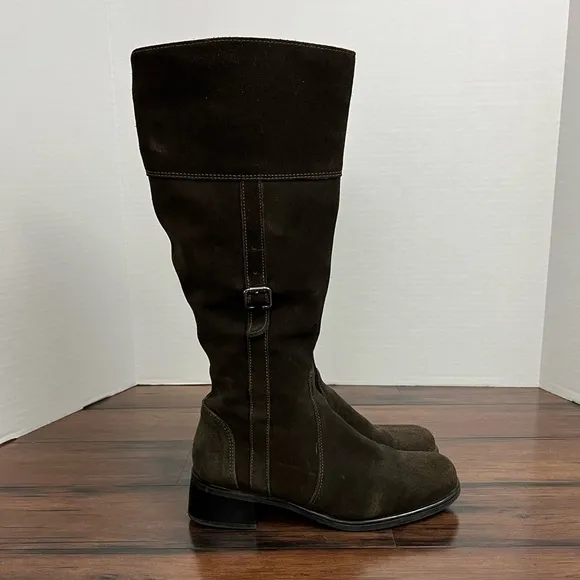 La Canadienne Brown Boots