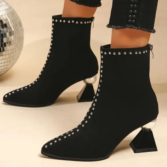 Ladies detailed heel boots sz 8