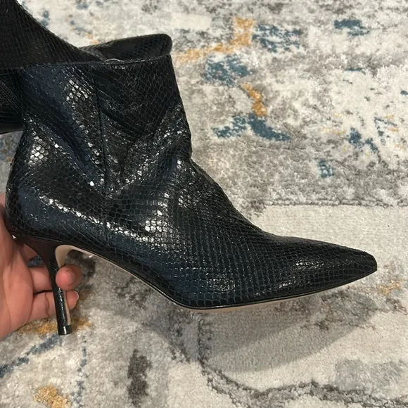 L’AGENCE Aimee Pointed Toe texture leathe Bootie in black size 39