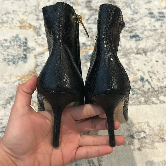 L’AGENCE Aimee Pointed Toe texture leathe Bootie in black size 39