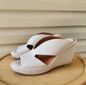 L'Amour Des Pieds leather wedge sandals Ivybelle