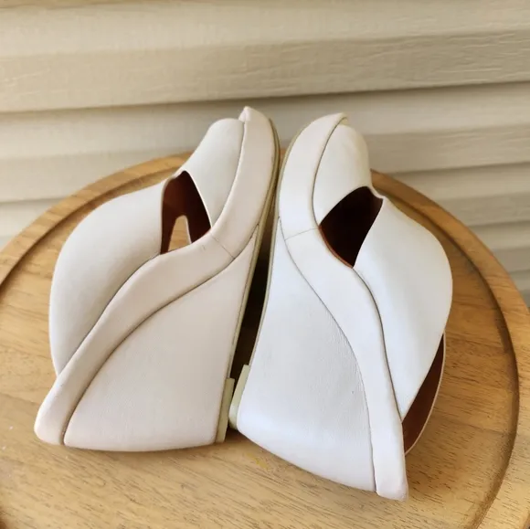 L'Amour Des Pieds leather wedge sandals Ivybelle
